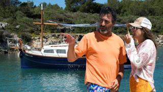 La hoja de ruta de Nuria Roca y Juan del Val en Menorca: de navegar en un barco familiar a su habitual plan gastronómico