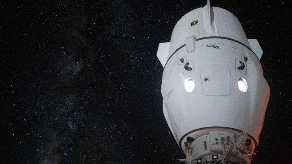 Nave espacial SpaceX Dragon Endeavour acoplada al módulo Harmony de la ISS