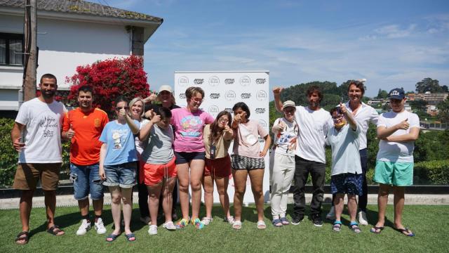El After Surf de Bastiagueiro reabre con un programa de Surf Inclusivo para jóvenes de A Coruña