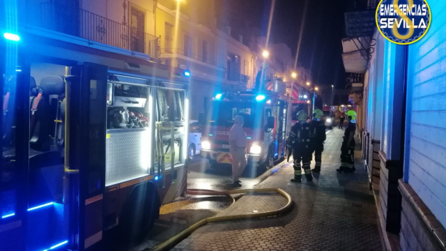 Bomberos en la Macarena.