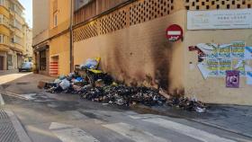 Contenedores quemados en Montealto, A Coruña, esta noche