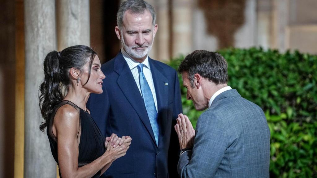 Felipe Vi y la reina Letizia junto a Emmanuel Macron en 2023.