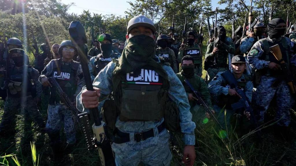 Integrantes del CJNG, en el estado de Michoacán, México.