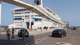 Segunda parte del control de la UDYCO en la entrada al ferry Alicante-Argelia.