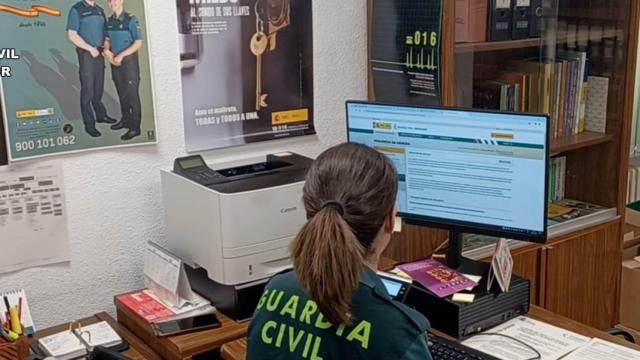 La Guardia Civil investiga a la dueña de una agencia de viajes de Laguna