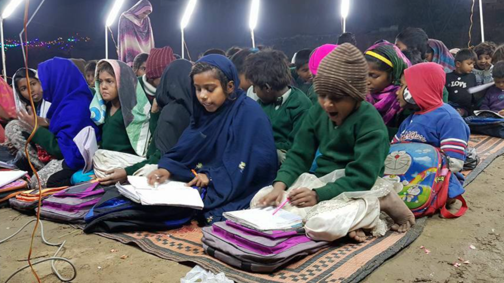 Escuela nocturna de SLUM, Pakistán.