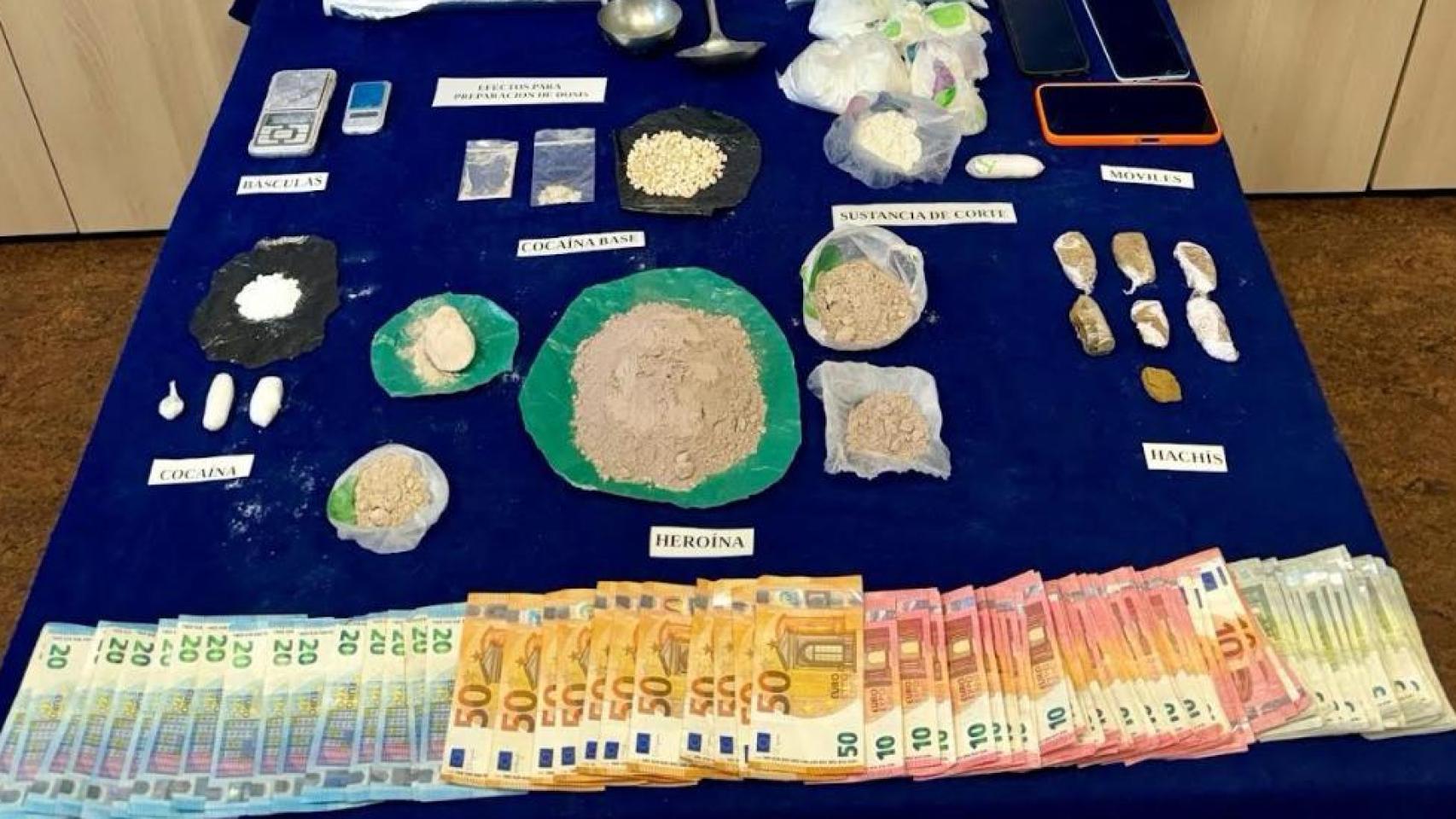 La Policía Nacional desmantela tres puntos de venta de sustancia estupefaciente en el Centro y San Blas.