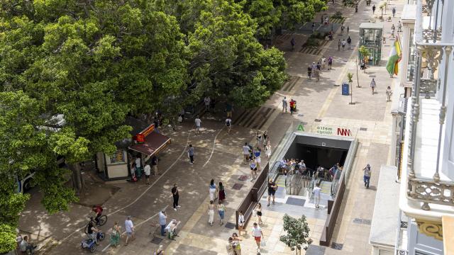 Vista cenital de la Alameda Principal de Málaga y la boca de acceso a la estación Atarazanas del Metro.