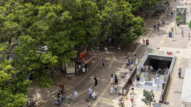 Vista cenital de la Alameda Principal de Málaga y la boca de acceso a la estación Atarazanas del Metro.