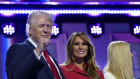 Donald Trump junto a su esposa Melania en la Convención Republicana en Milwaukee.