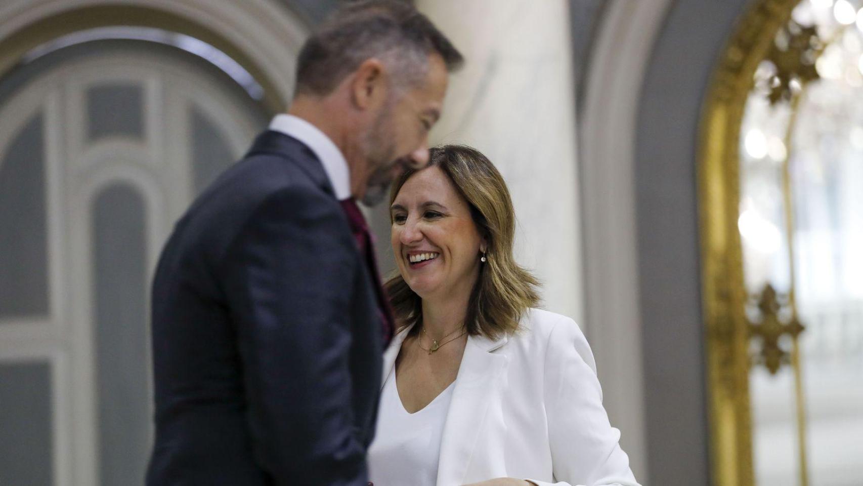 La alcaldesa María José Catalá y Juanma Badenas, portavoz de Vox.