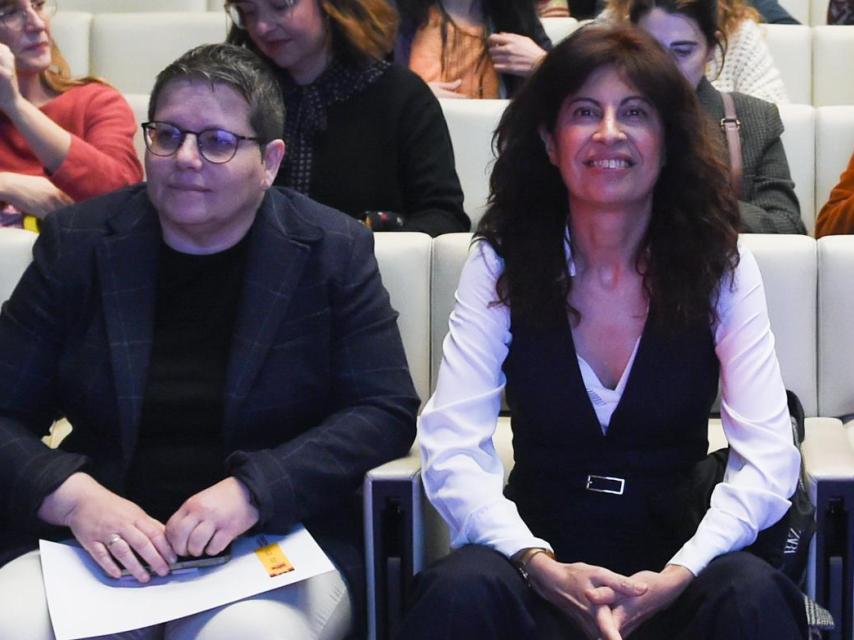 Isabel García y la ministra de Igualdad, Ana Redondo, en un evento el pasado mes de febrero.