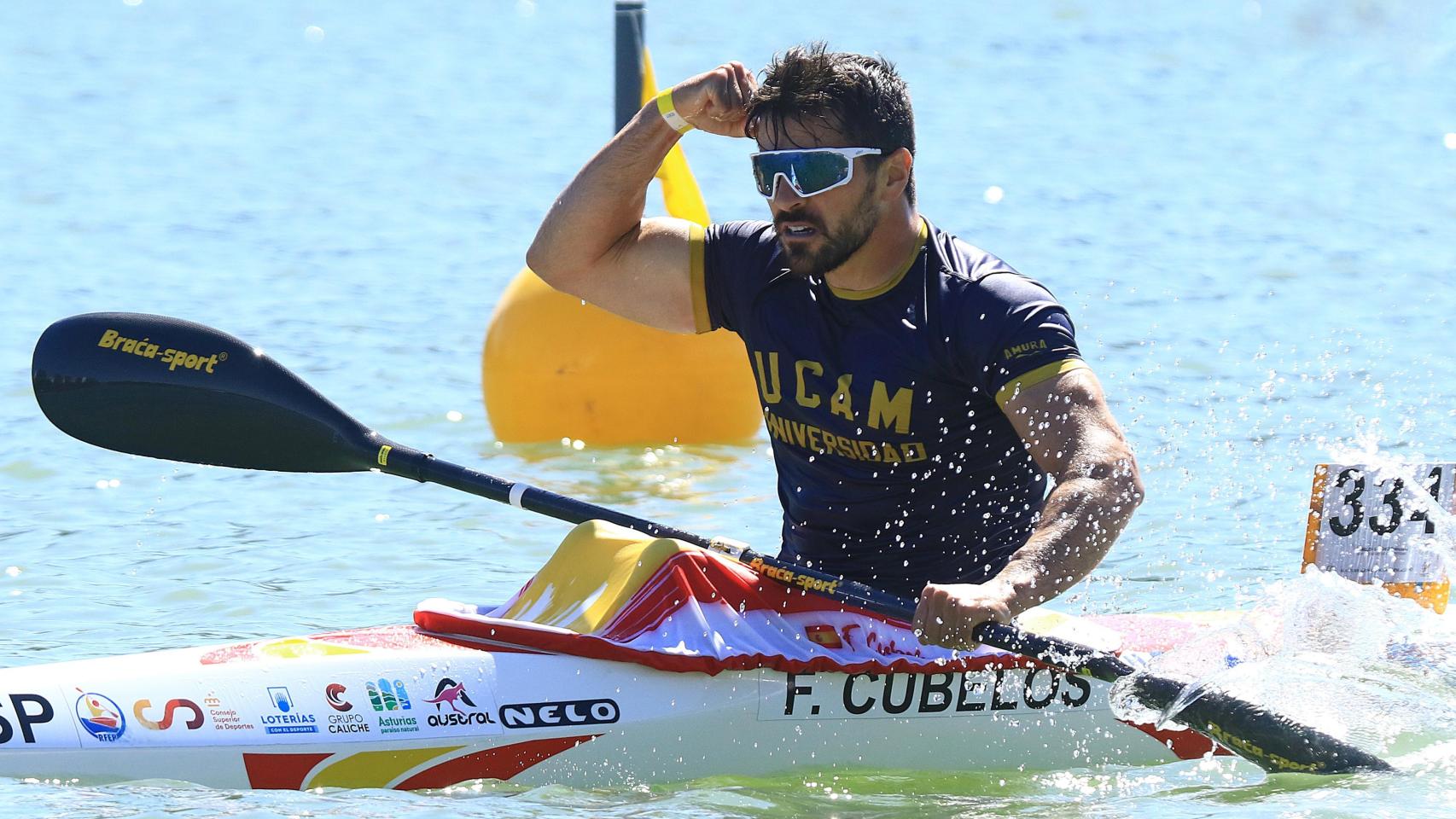 Paco Cubelos celebra un éxito tras una competición.