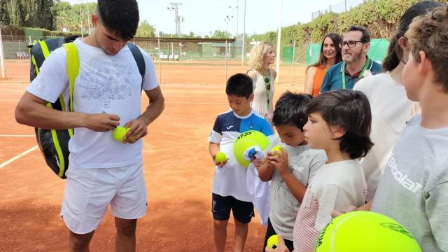 Carlos Alcaraz en el curso de tenis organizado por Reina ELIS Murcia.