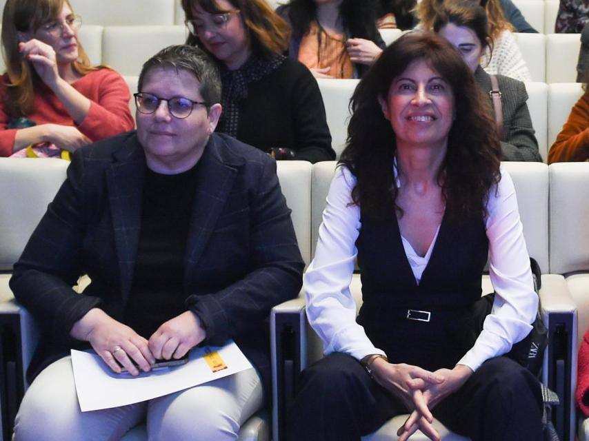 La directora del Instituto de las Mujeres, Isabel García, junto a la ministra de Igualdad, Ana Redondo, en un acto el pasado 21 de febrero.