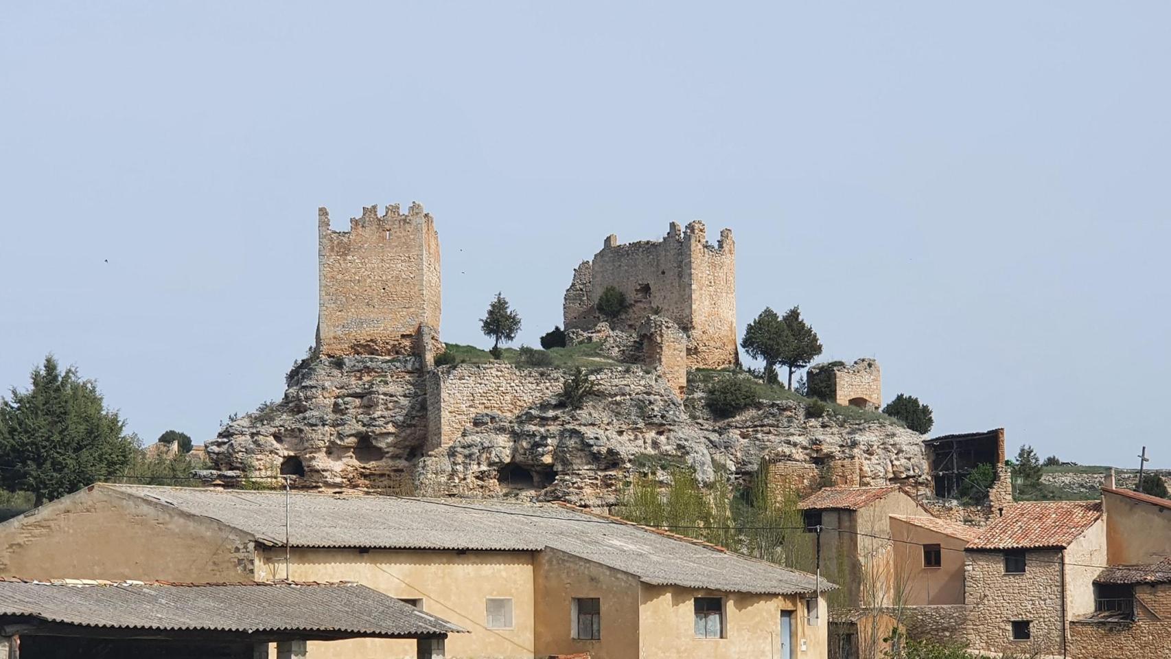 Castillo de San Esteban situado en lo alto del cerro