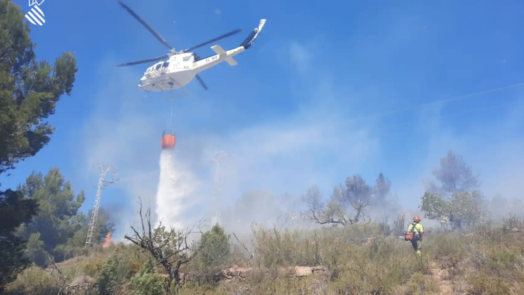 Un helicóptero del Consorcio de Bomberos de Valencia en imagen de archivo.