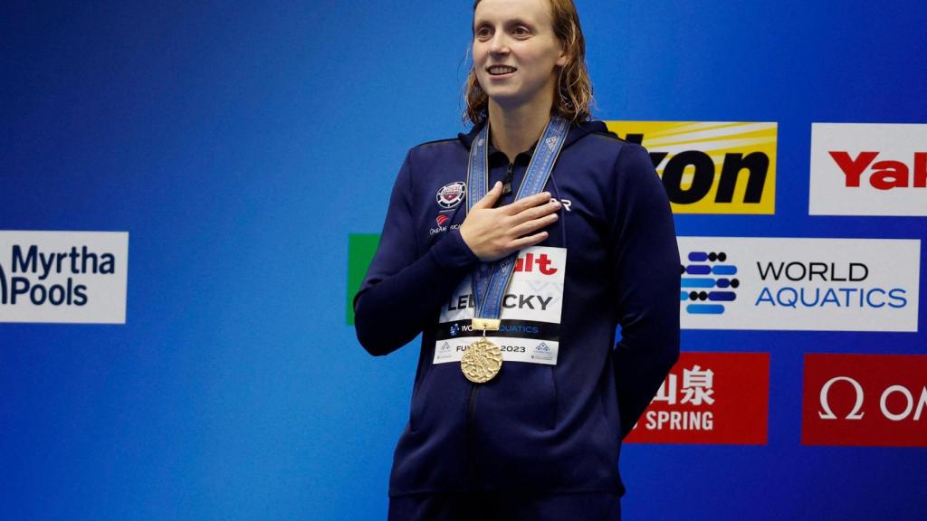 Katie Ledecky, en el podio del mundial de Fukuoka 2023