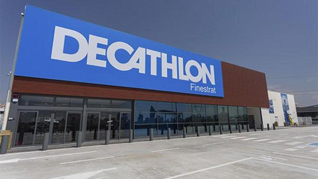 Fachada Decathlon.