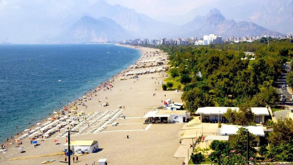 Antalya, una via de acceso a la Costa Turquesa.