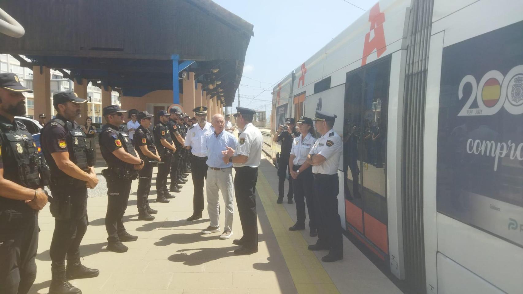 El TRAM de Alicante tematizado.