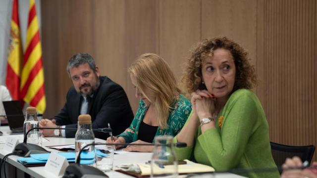 La consellera de Economía y Hacienda de la Generalitat, Natàlia Mas, y la consellera de Territorio de la Generalitat, Ester Capella.