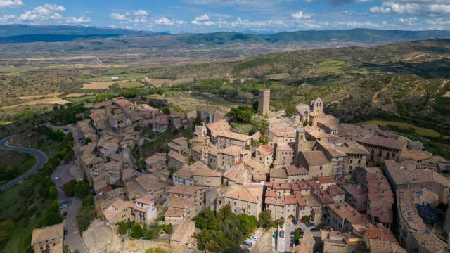 El impresionante pueblo medieval de Aragón en que nació un rey de España: su historia es única