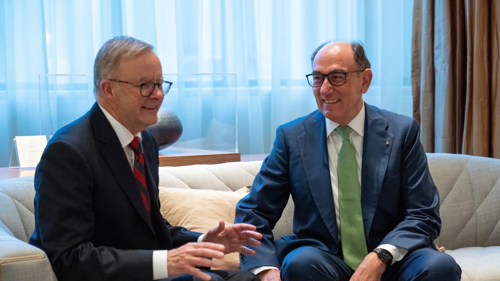 El presidente de Iberdrola, Ignacio Galán, en una reunión con el primer ministro de Australia, Anthony Albanese.