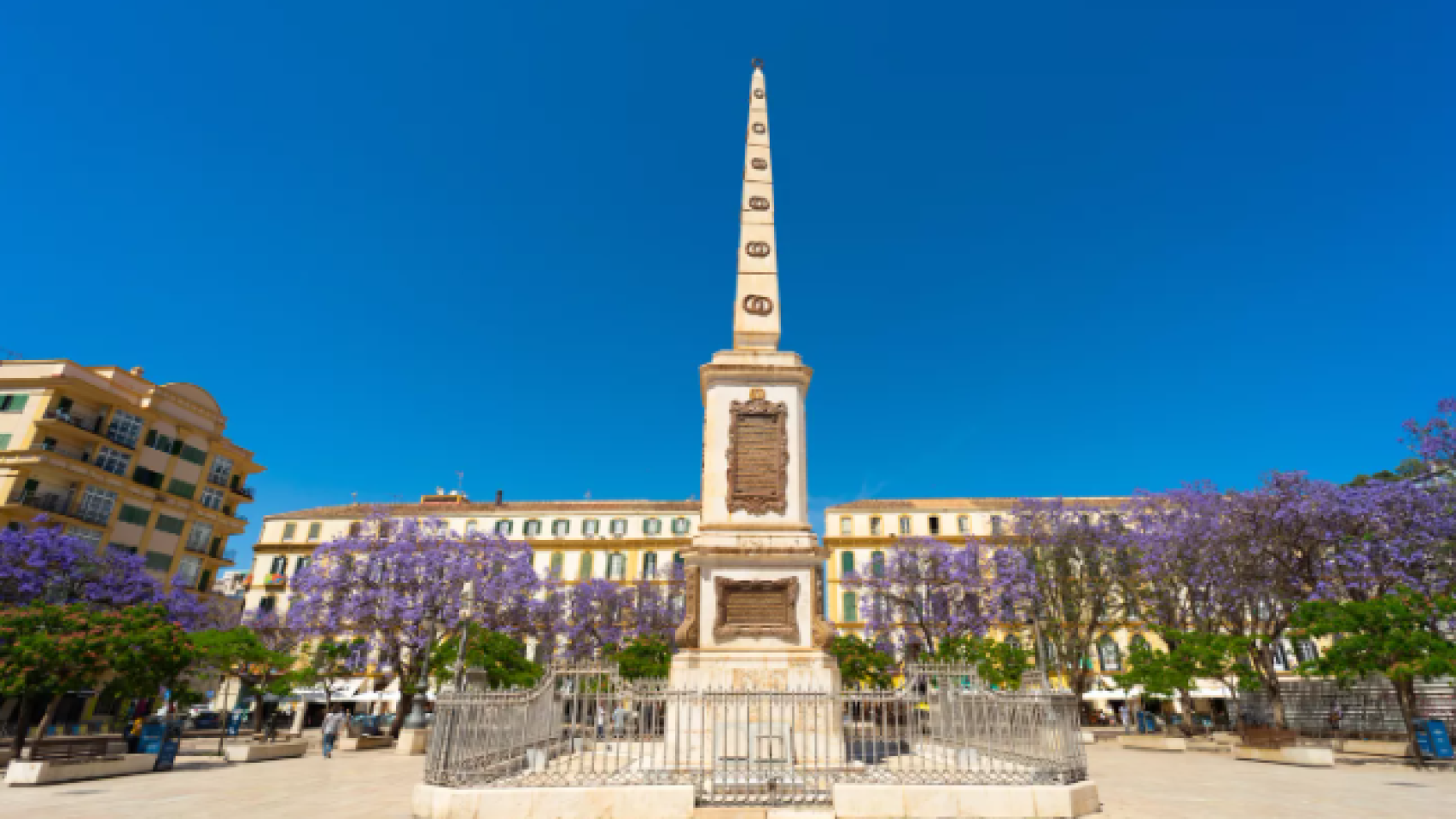 Monumento a Torrijos en la plaza de la Merced.