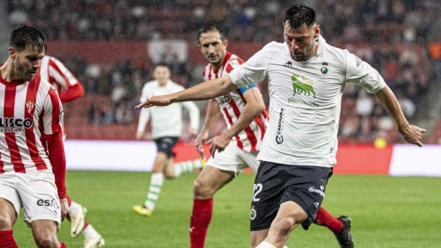 Roko Biturina durante un partido con el Racing de Santander