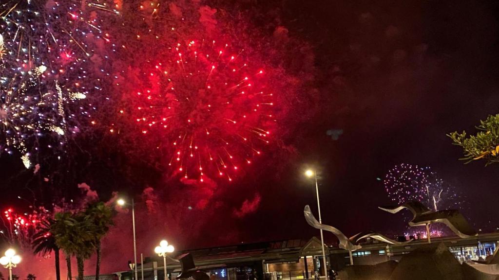 Fuegos artificiales durante la batalla naval de A Coruña