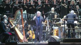 El cantante Víctor Manuel durante un concierto.