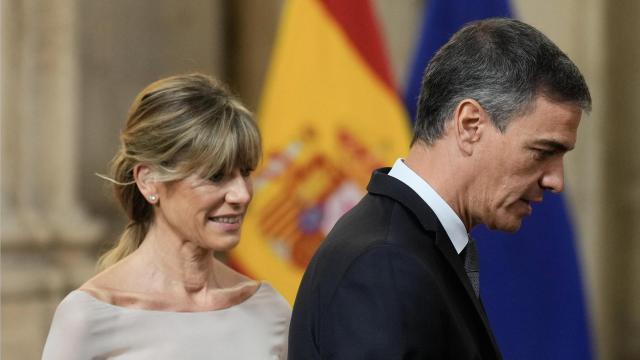 Pedro Sánchez y Begoña Gómez, en la entrega de condecoraciones al mérito civil en el Palacio Real, el pasado junio.