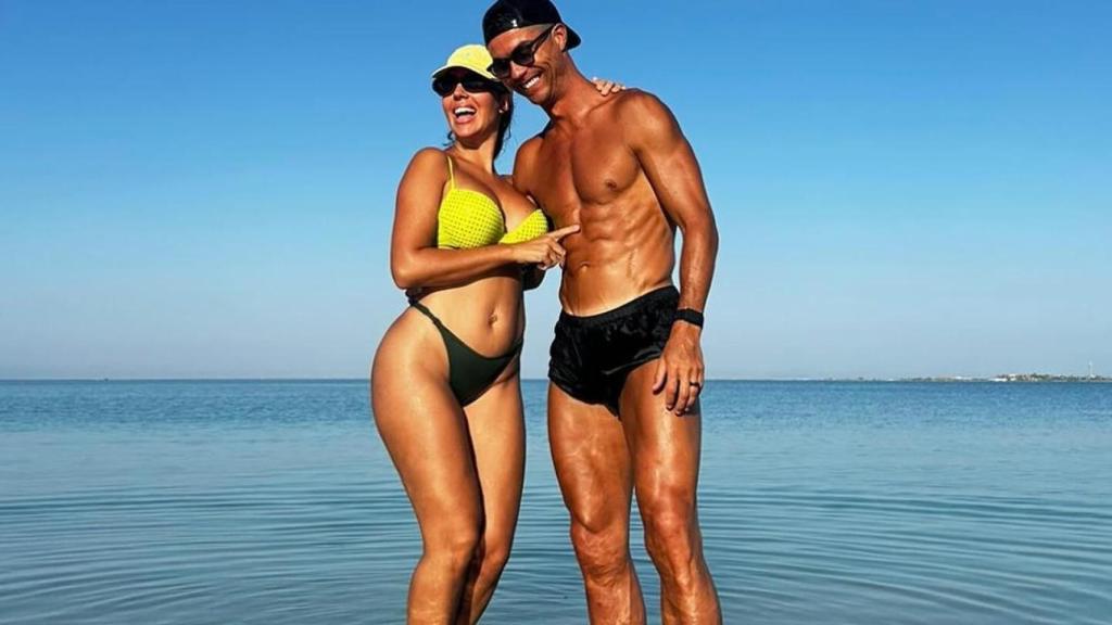 Cristiano Ronaldo y Georgina Rodríguez durante sus vacaciones.