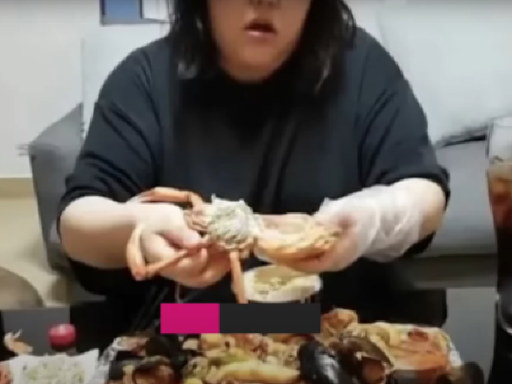 Qué es el mukbang, el peligroso reto viral de comida por el que ha muerto  una tiktoker