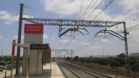 Estación de tren de la Universidad de Alicante (UA).