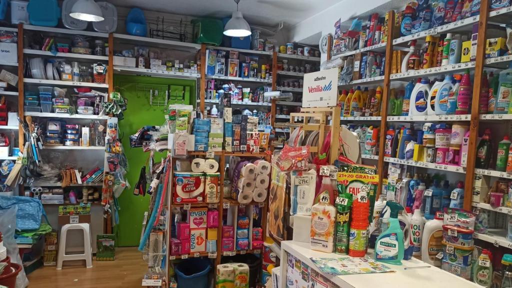 Imagen de todos los productos con los que cuenta la tienda de Begoña en Arrabal de Portillo