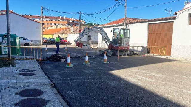 Obras de ajardinamiento en la calle Amor de Dios