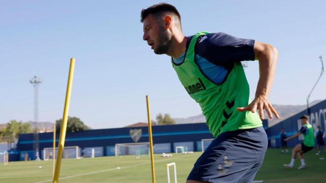 Roko Baturina en su primer entrenamiento con el Málaga CF