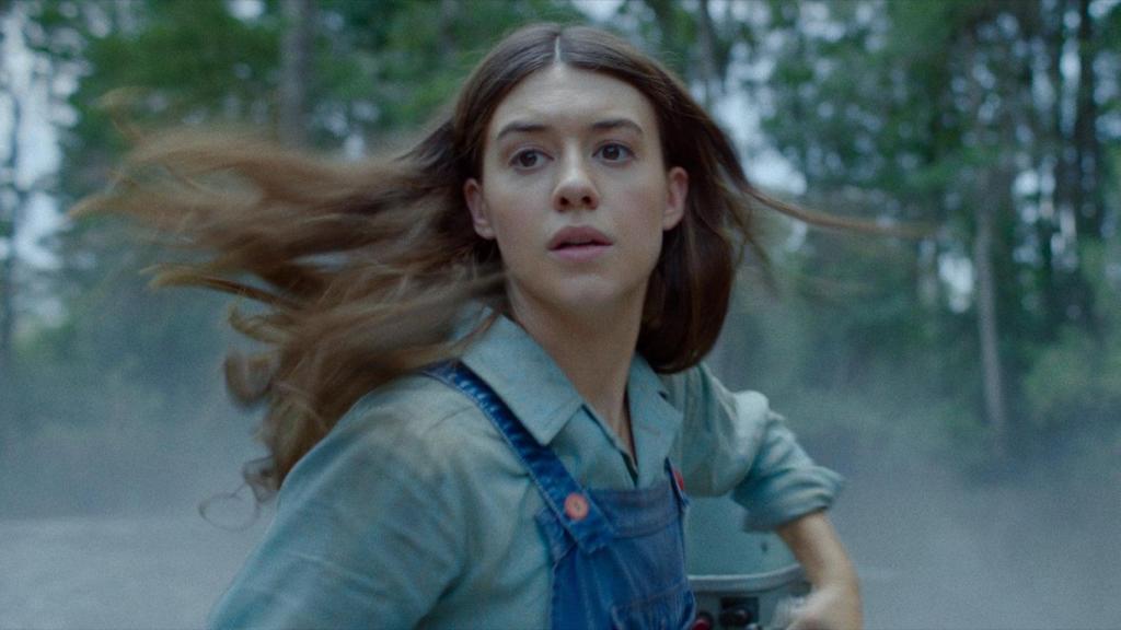 La película de Netflix con Daisy Edgar-Jones que triunfa este verano: un asesinato y un juicio en una oda a lo salvaje