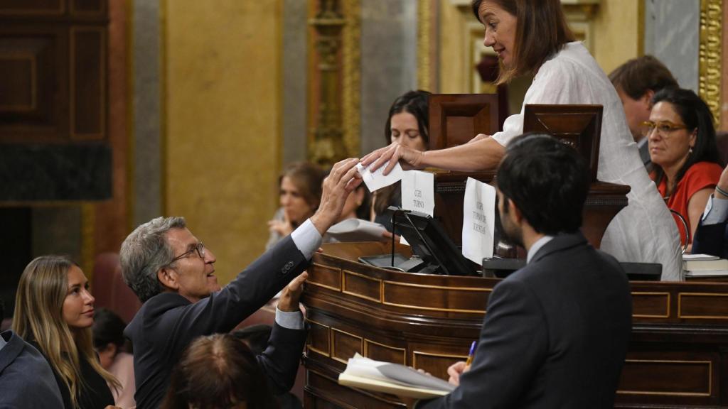 El presidente del Partido Popular, Alberto Núñez Feijóo y la presidenta del Congreso, Francina Armengol.