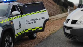 Imagen de un vehículo de la Guardia Civil de Tráfico