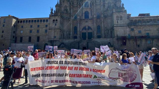 Manifestación en Santiago de las víctimas del accidente de tren en Angrois.