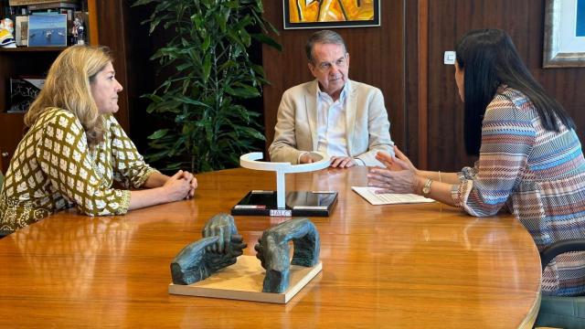 Reunión entre el Concello y la UVigo.