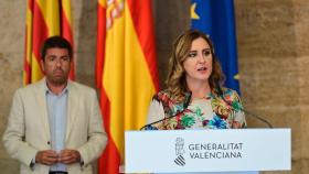 Carlos Mazón y María José Catalá ante los medios de comunicación en el Palau de la Generalitat. EE