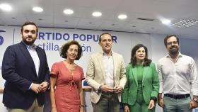 De izquierda a derecha: José Ángel Alonso, Mercedes Cantalapiedra, Conrado Íscar, María Arenales Serrano y Eduardo Carazo