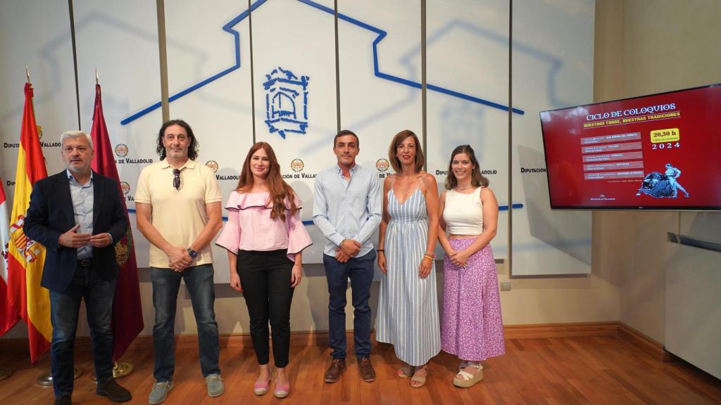 Foto de familia de la presentación de los coloquios