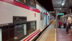 Entrada de un tren de Cercanías en la estación de Valladolid - Campo Grande