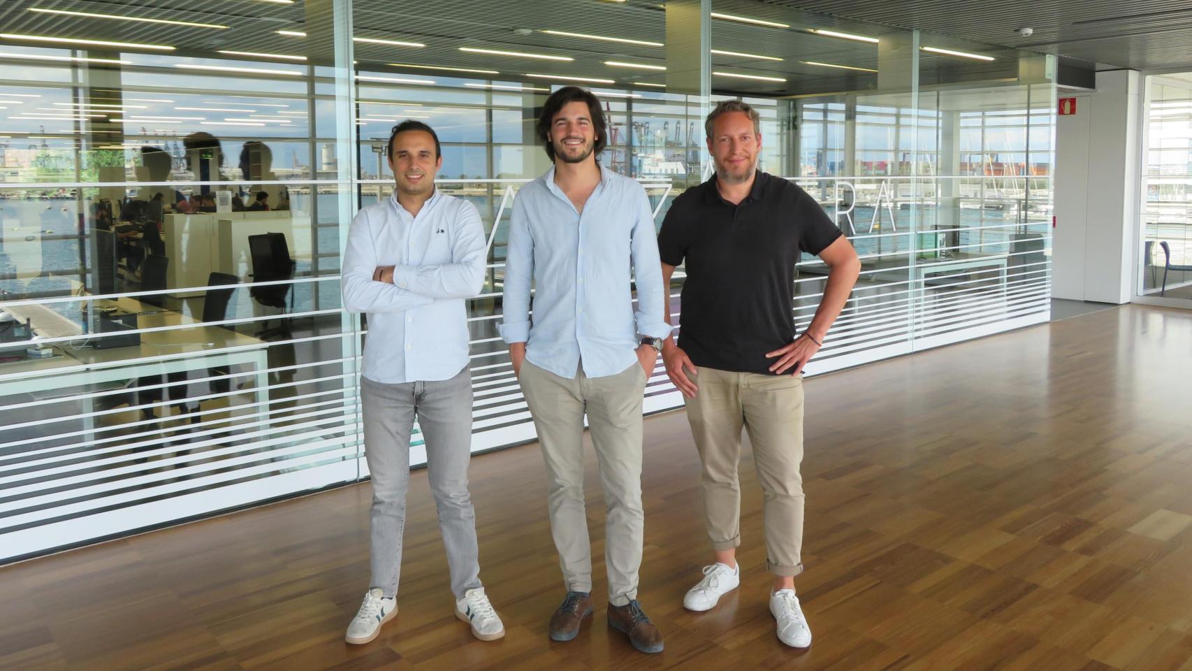 Íñigo Robles, Pablo Santamaría y Karim Gaad, cofundadores de Solved.