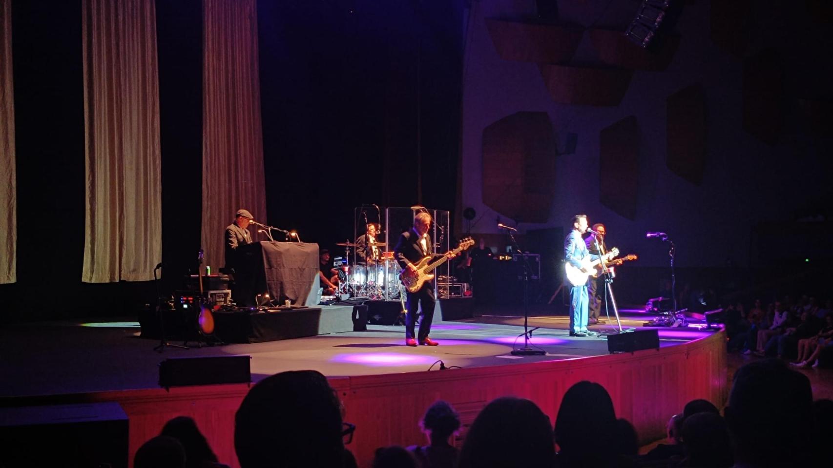 Chris Isaak y su banda en A Coruña.